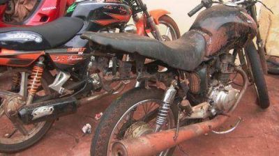 Dos detenidos con una moto robada y un arma de fuego