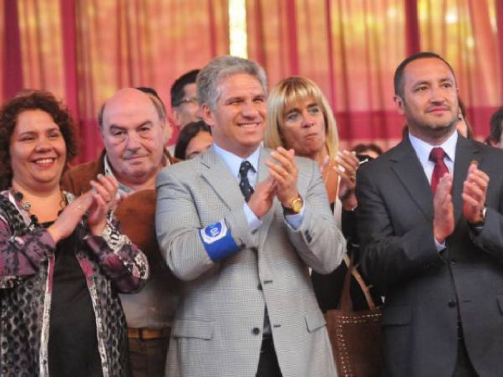 Inauguraron un natatorio modelo en El Volc�n
