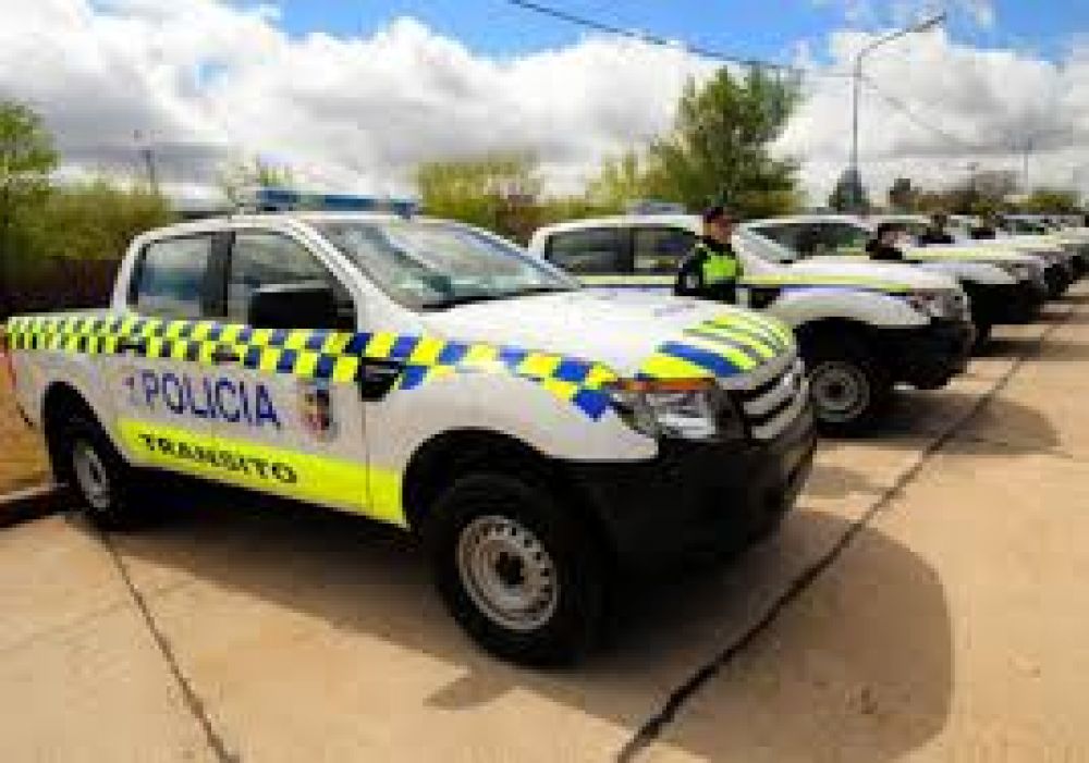 Un menor de edad detenido junto a otros dos hombres por asaltar con un rev�lver a un grupo de chicos