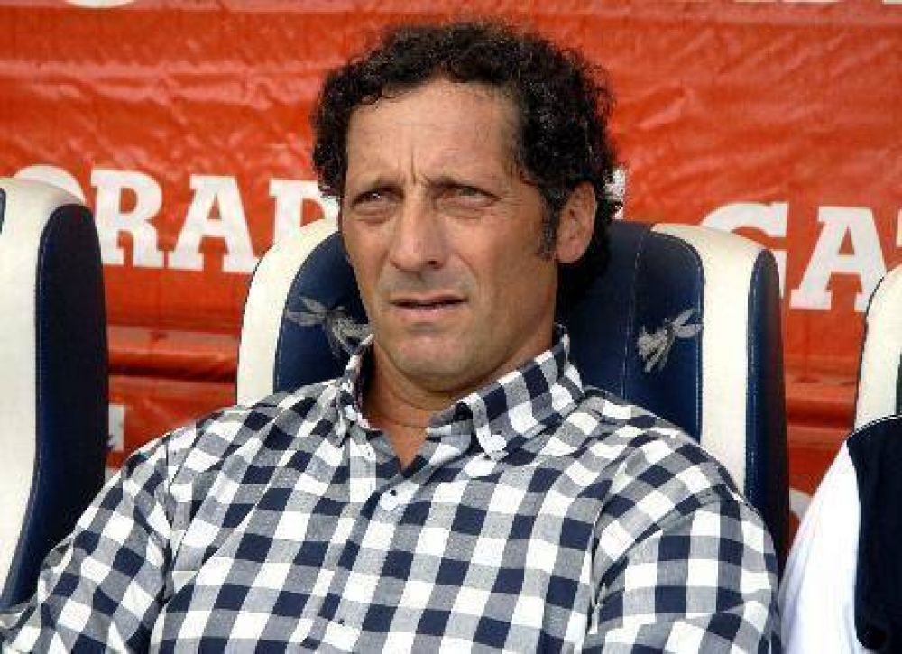 Troglio: �No es f�cil conseguir un 9 ahora�