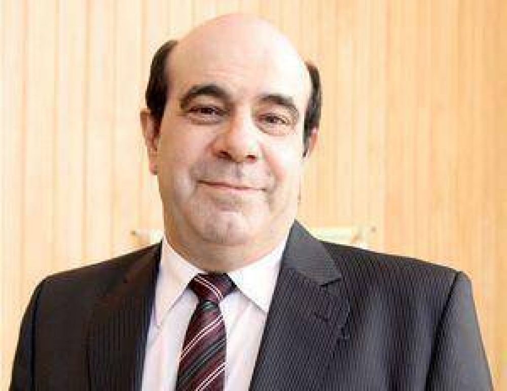 Alcoba: �Hay que parar la carrera loca de precios y salarios�
