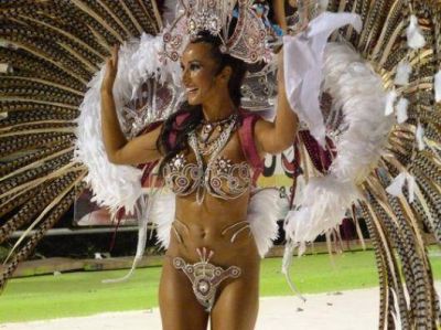 El show de comparsas se despidi� del Carnaval con las butacas vac�as