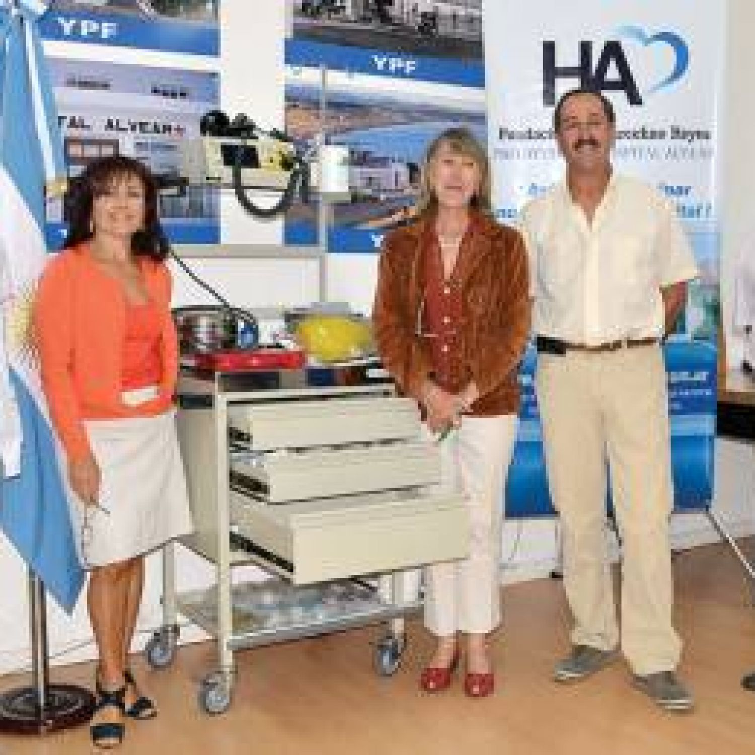 Fundación Marcelino Reyes entregó nuevo carro de emergencias al