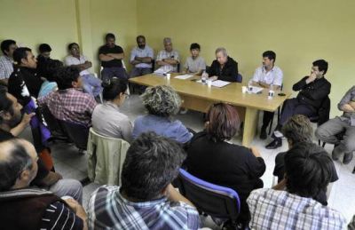 Peralta fue a Caleta y se comprometi� a dar una soluci�n a la problem�tica del agua