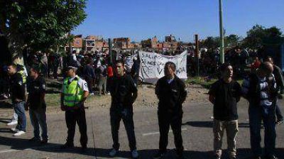 Tensi�n en Lugano: el juez orden� el desalojo y los ocupas organizan barricadas para evitarlo