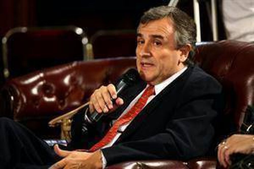 Gerardo Morales: "Al primer cascote que nos tire La C�mpora, nos levantamos y nos vamos"