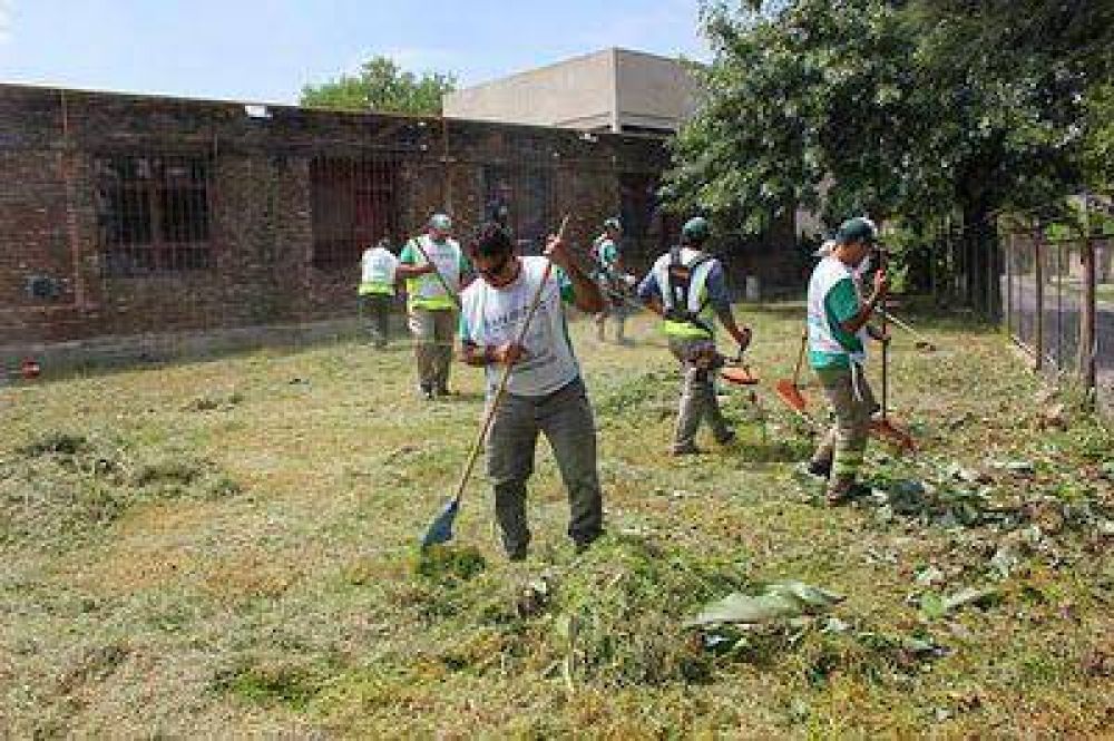 LA MUNICIPALIDAD REPARA LAS ESCUELAS PROVINCIALES EN SAN ISIDRO
