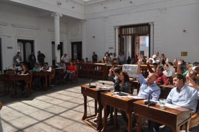 Aprobaron aumento del boleto y la tarifa local costar� 5 pesos