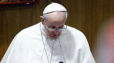 Alerta papal: Francisco suspendi� una visita por una  "indisposici�n"