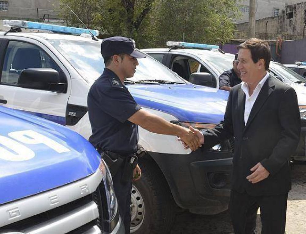 15 UNIDADES M�VILES NUEVAS PARA PATRULLAR LAS CALLES DE LAN�S
