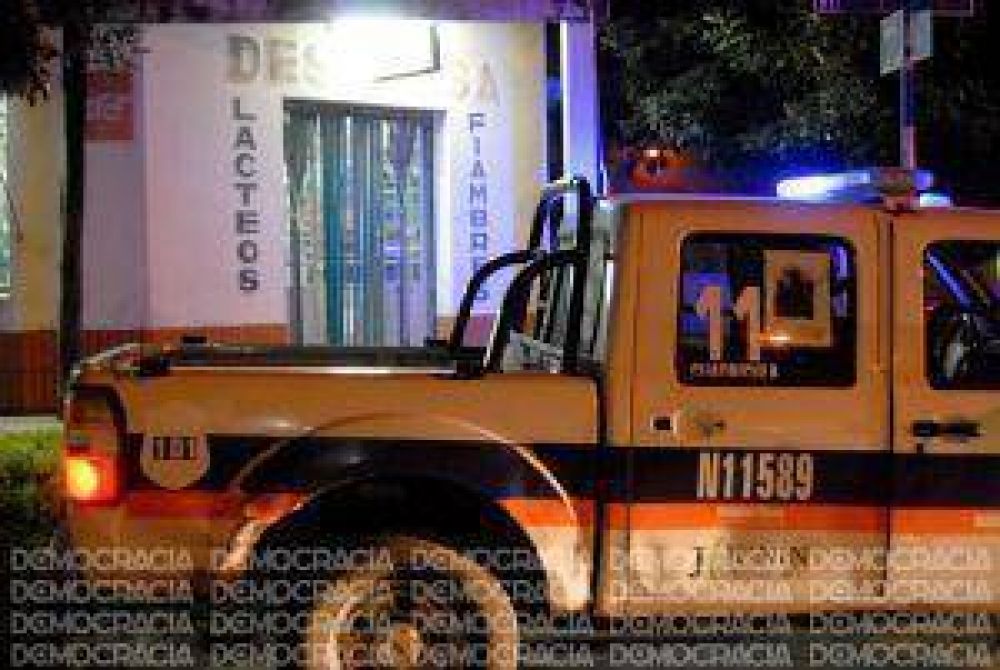 Robo a mano armada en un comercio de Matheu y G�emes