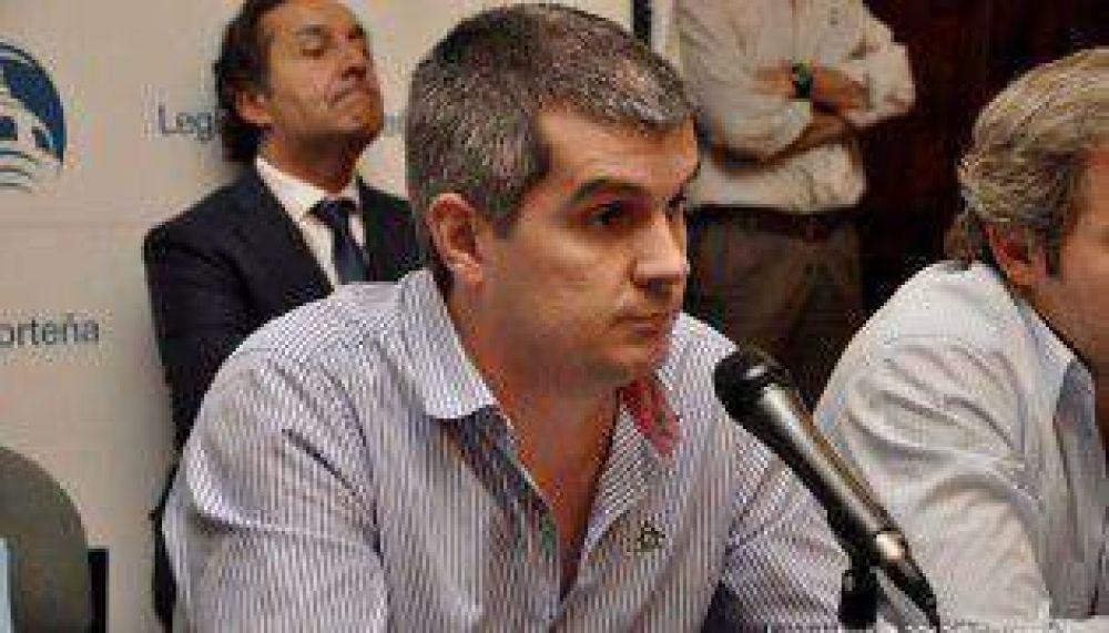 Apareci� Marquitos y critic� a Massa por sumar a Othaceh�