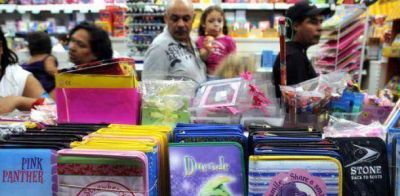 Lanzan una canasta escolar a "precios populares"
