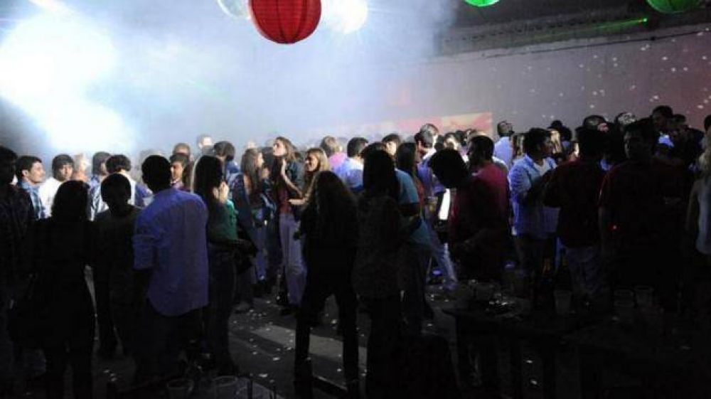 Clausuran cuatro boliches por estar registrados como confiter�as