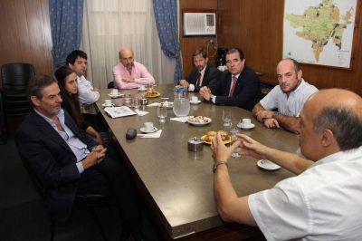 �Argentina Conectada� busca fortalecer programas en las universidades de la provincia