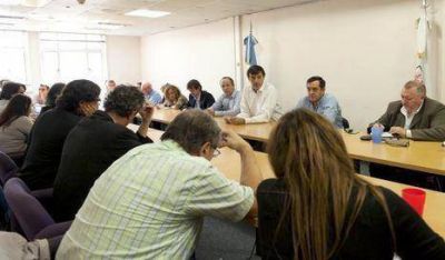 Docentes porte�os acuerdan suba del 31%