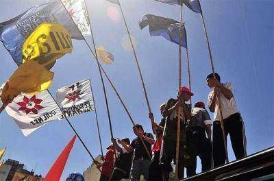 Cooperativas y colectivos sociales dicen presente frente al Congreso