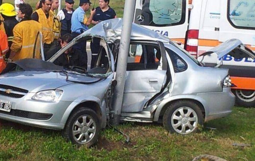 Muri� al chocar con un poste de luz en R�o Ceballos