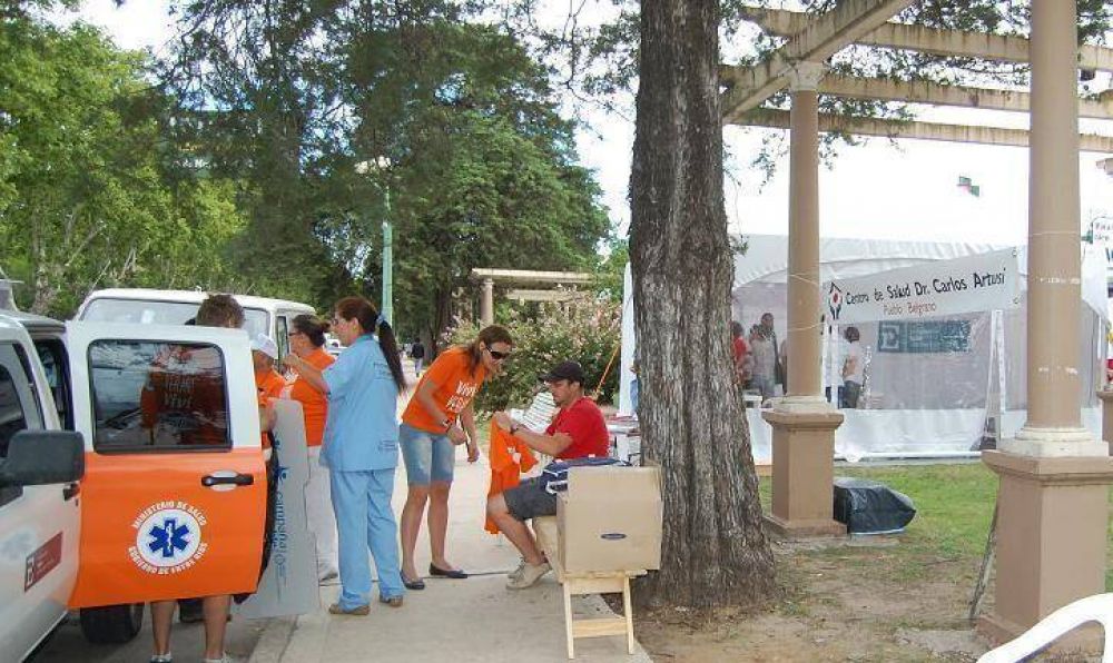 Carpas sanitarias cubren la costanera