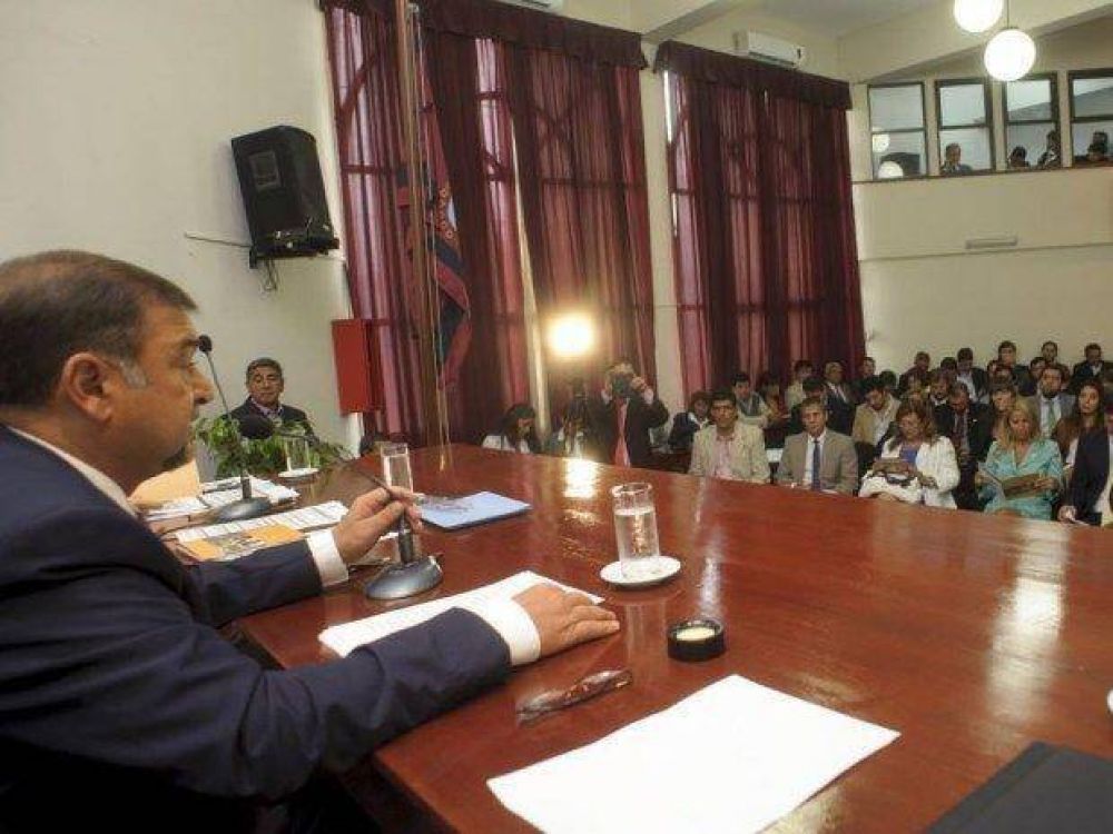 Miguel Isa: �No quiero funcionarios indiferentes con el vecino�