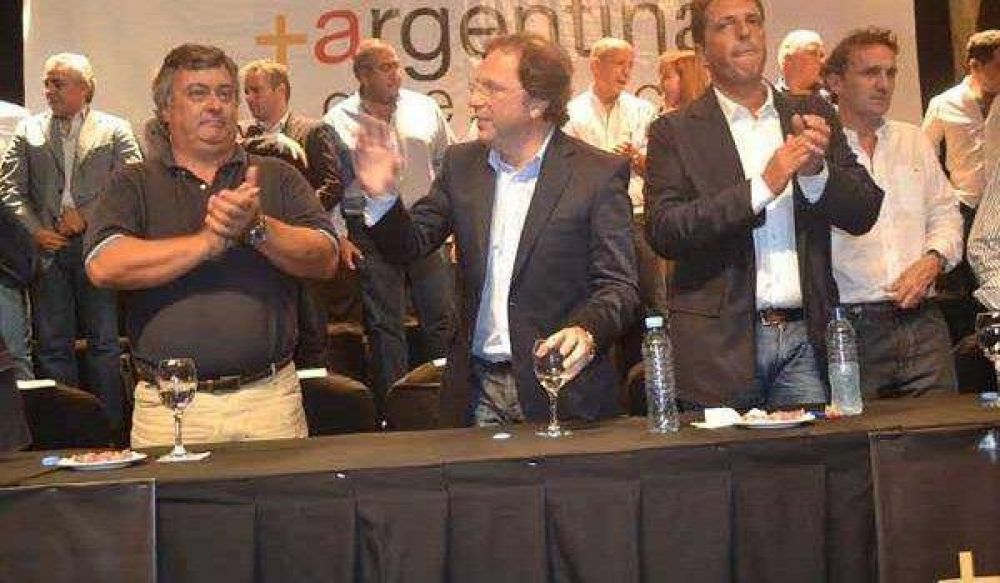 Selva encabez� un acto junto a Massa