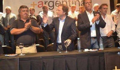 Selva encabez� un acto junto a Massa