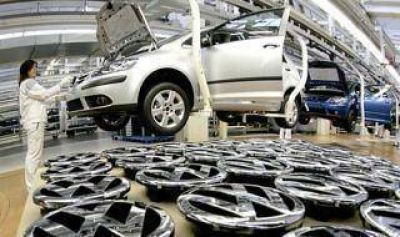 Sindicatos en alerta por suspensi�n de operarios en plantas automotrices