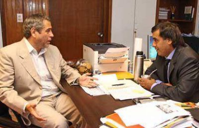 Ferraresi y el ministro Aparicio evaluaron la marcha de los programas sociales en Avellaneda