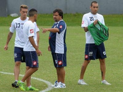 Caruso hace cuatro cambios para recibir a Tigre