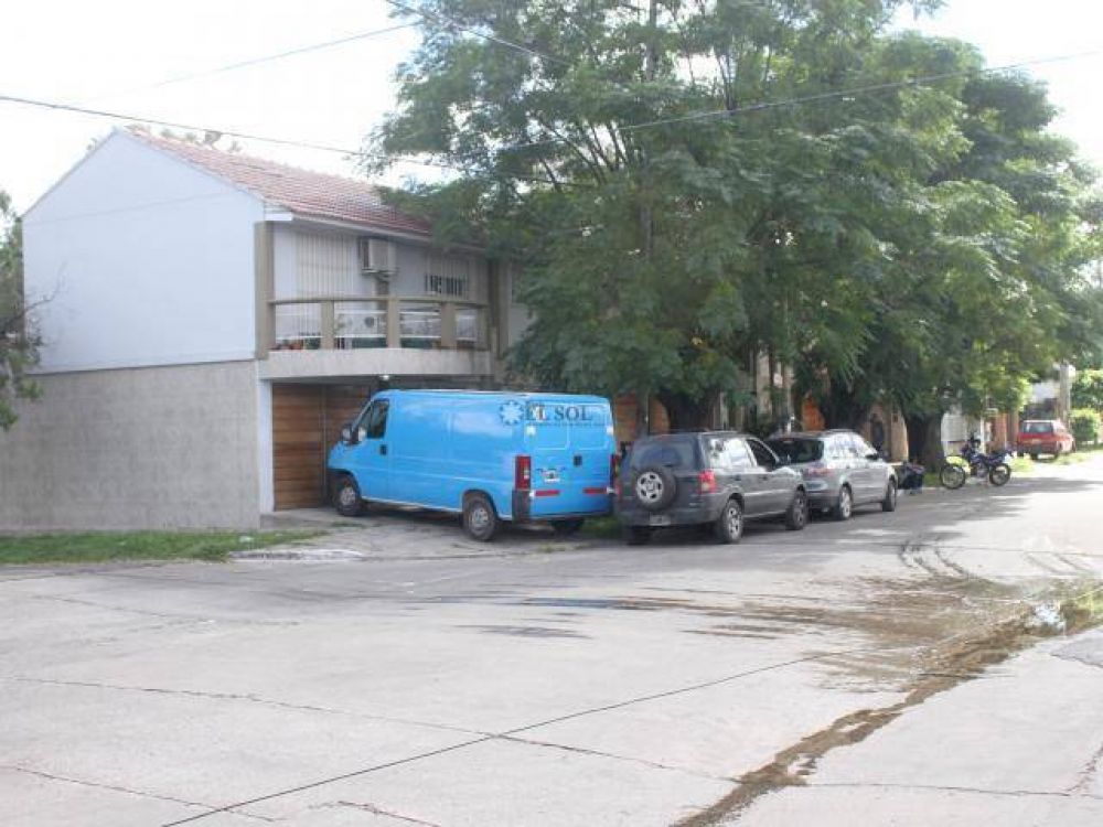 Noche de confusi�n, robos, tiroteo, secuestro y heridos en El Dorado