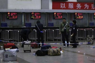 China: atacantes con cuchillos dejan 27 muertos en una estaci�n de trenes