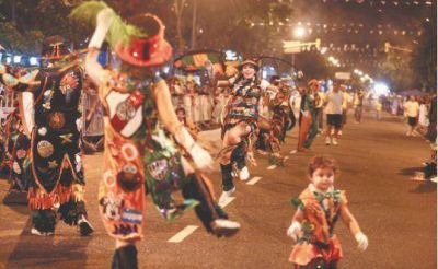 Con m�s de 30 corsos, arrancaron los cuatro d�as locos del carnaval