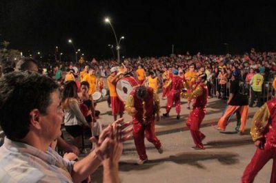 Mas de 40 mil personas disfrutaron el carnaval en Vicente L�pez