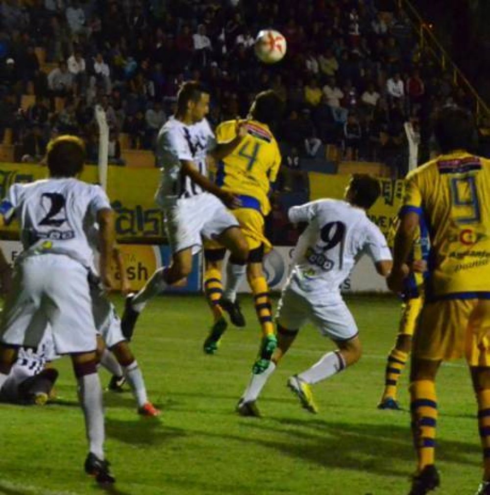 Argentino A: a Defensores se le escap� el triunfo en San Luis