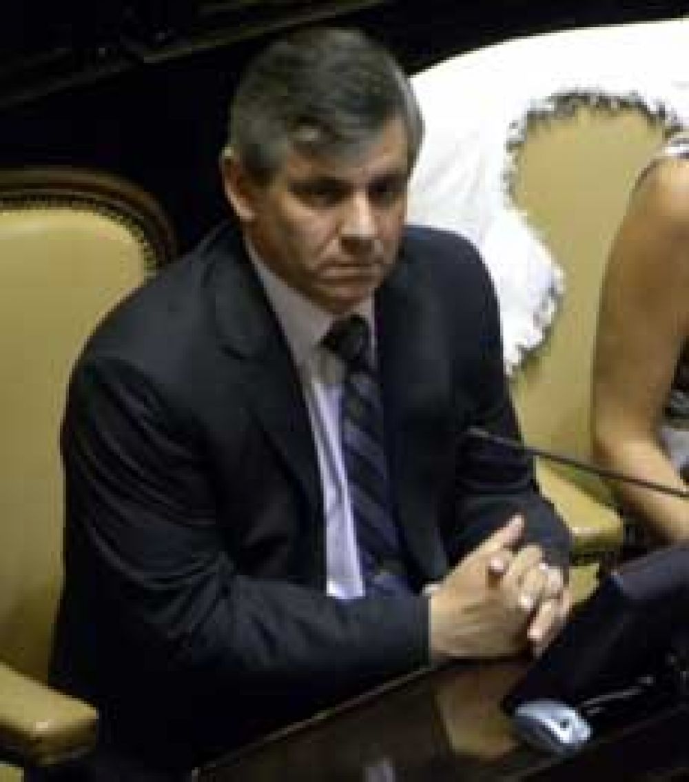 Proyecto de Guillermo Britos por el 105� aniversario de Moquehu� 