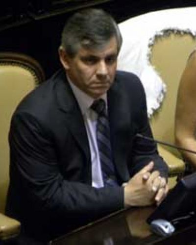 Proyecto de Guillermo Britos por el 105� aniversario de Moquehu� 