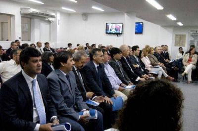 �Hay que cuidar los recursos e invertir en los sectores m�s vulnerables�