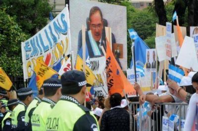 Siete formas de interpretar el mensaje de Alperovich