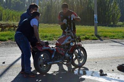 Muere joven al intentar cruzar una ruta en Lamarque