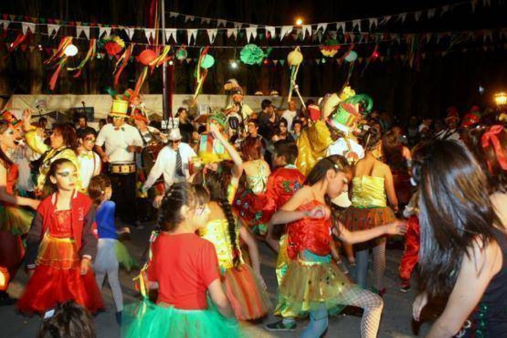 Con los festejos del Carnaval culmin la 2 Fiesta Nacional del Lago Argentino