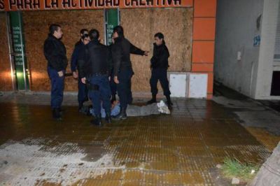 Noche de persecuci�n y disturbios en pleno centro