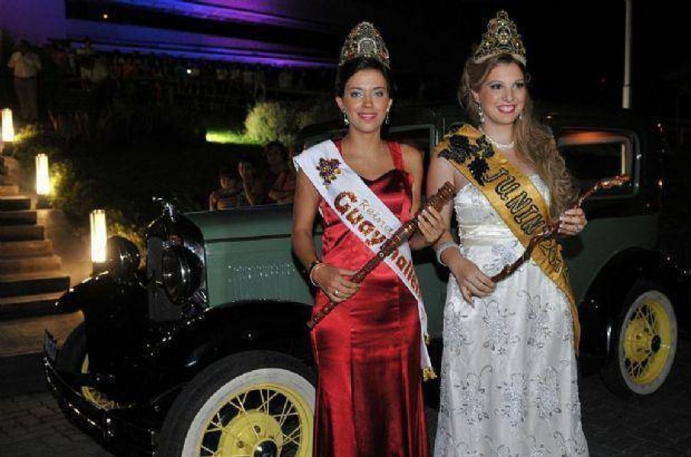 Vendimia 2014: las candidatas brillaron en el Baile de las Reinas