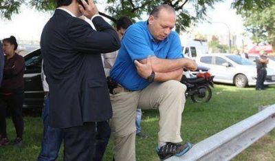 "No veo funcionarios porte�os trabajando"