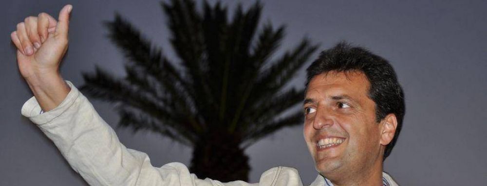 Massa encabeza encuesta para 2015