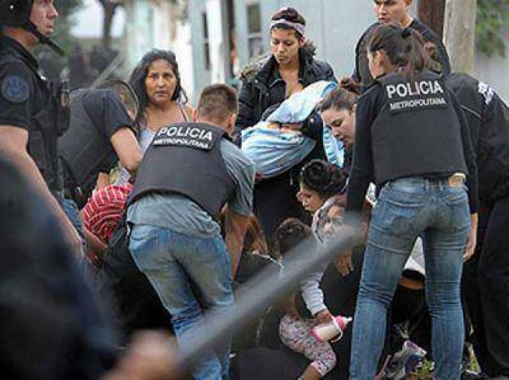 Un herido y al menos cuatro detenidos en el desalojo de otro predio en Villa Lugano