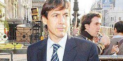 Naidenoff acus� a Insfr�n de escapar al �cumplimiento de compromisos�