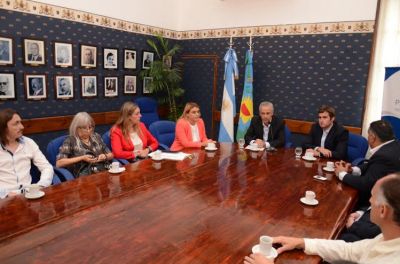 Pilar lanz� una Canasta Escolar