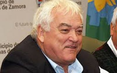 Carasatorre toma distancia de los barras bravas