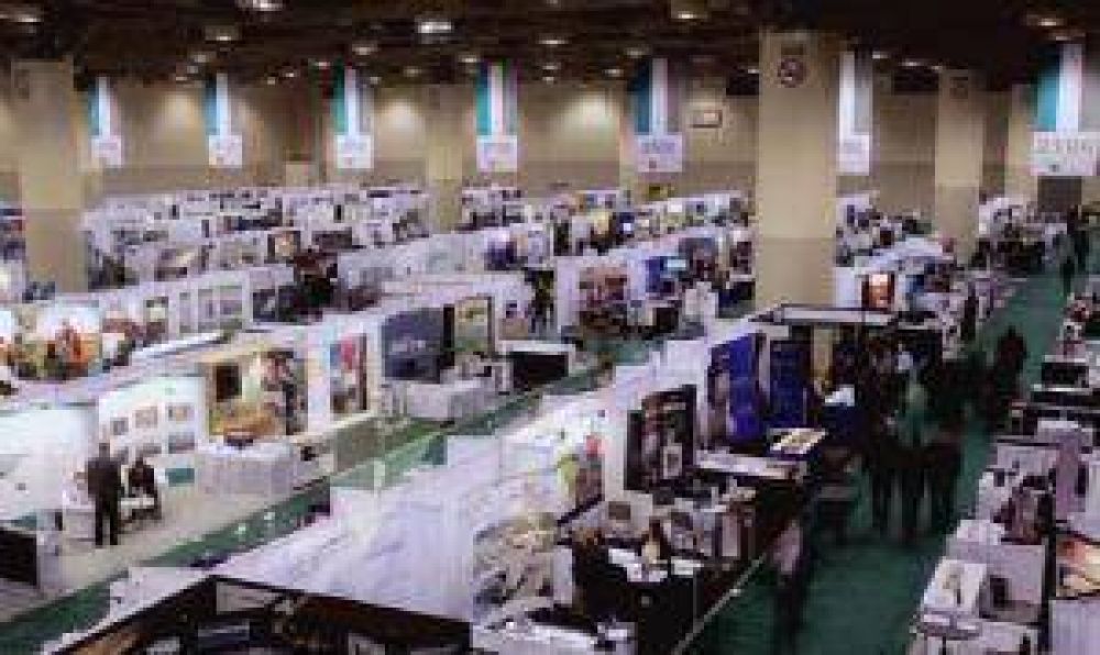 Corpacci disert� sobre miner�a, en Canad�