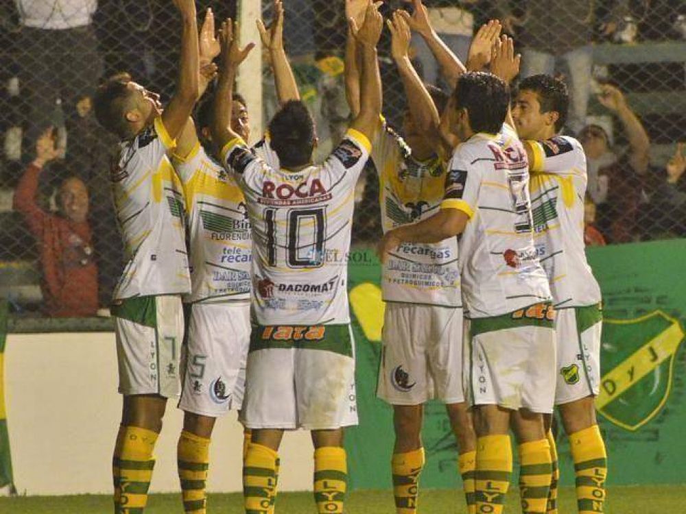 Defensa y Justicia igual� en Tucum�n
